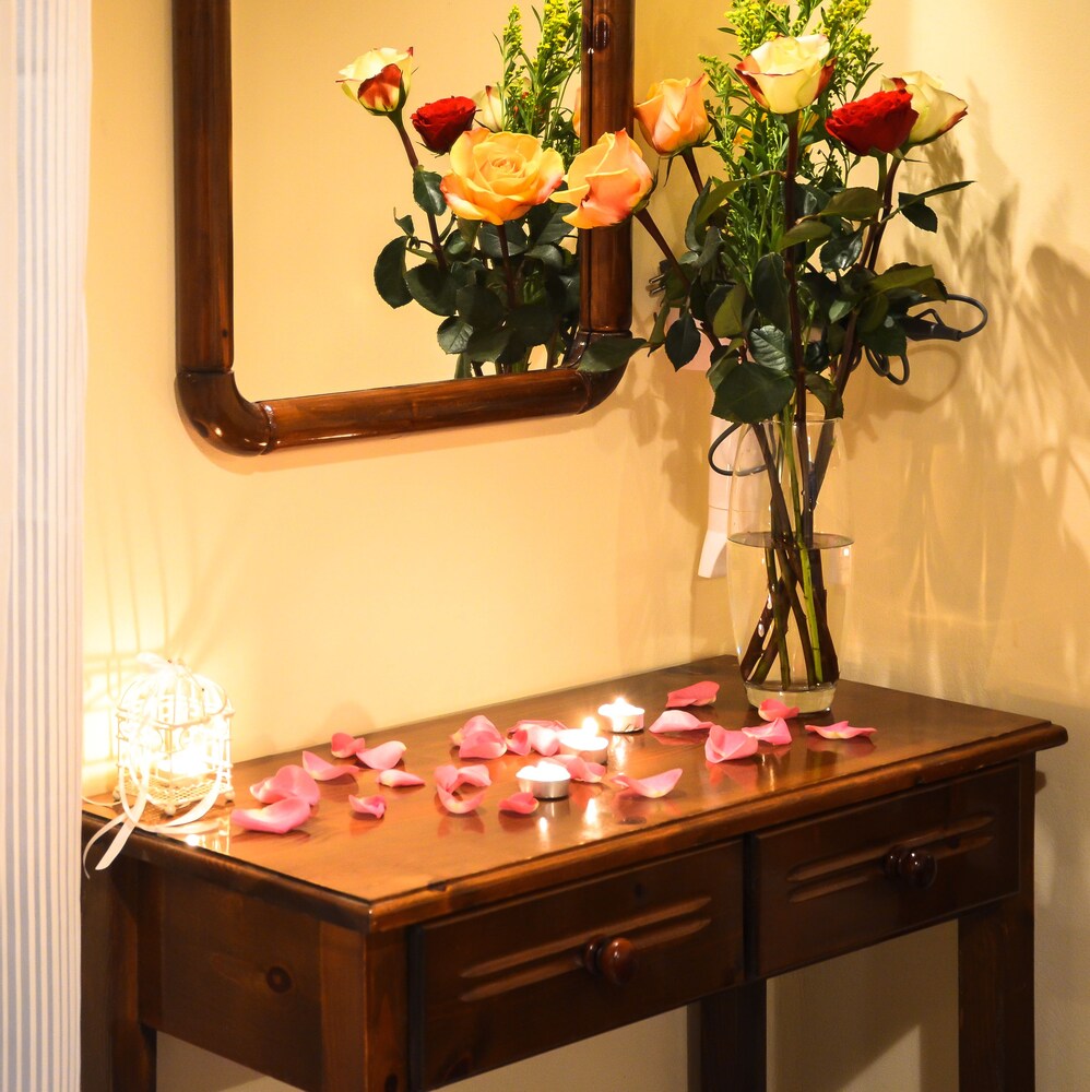Artemis Room 8/33