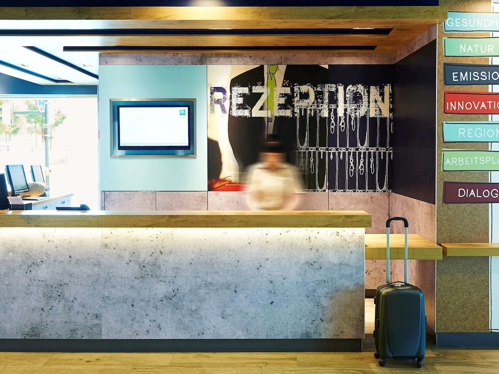 Ibis Budget Zurich City West 12/63