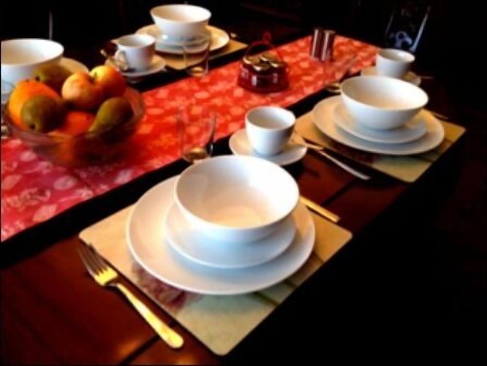 LA B&B 3/6