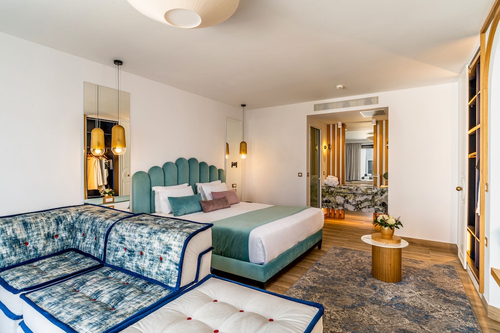 INNER, JUNIOR SUITE, KING BED, COURTYARD VIEW, PLUNGE POOL
