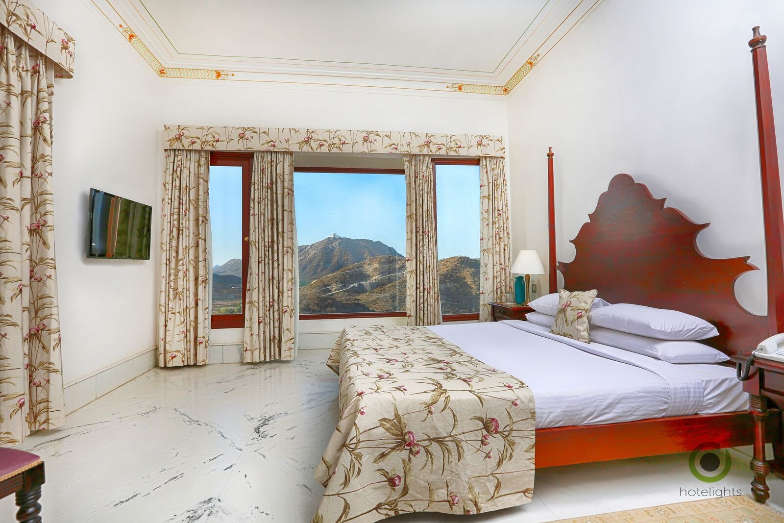 Renaissance Room 2 Twin Beds  Non Refundable