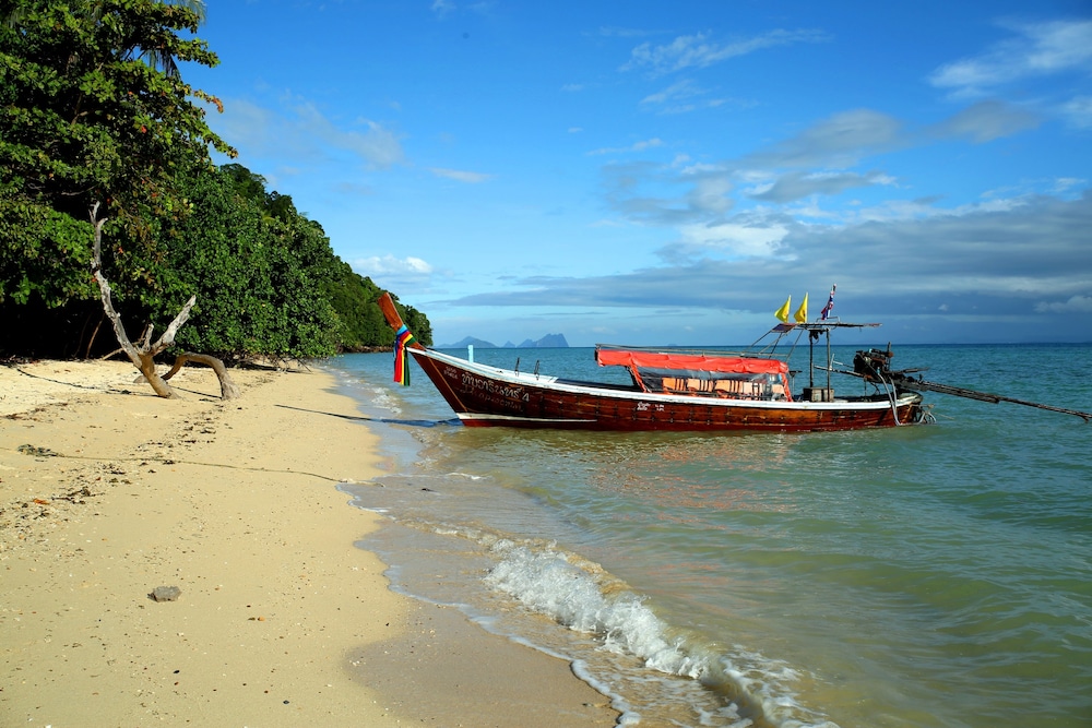THAPWARIN RESORT(KOH NGAI) 43/50