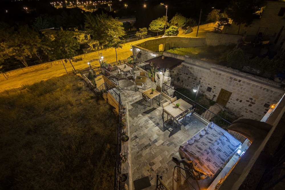 Assiana Cave House 24/50
