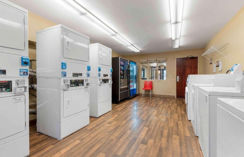 Studio 6 Corporate Extended Stay Amherst Buffalo NY 12/60