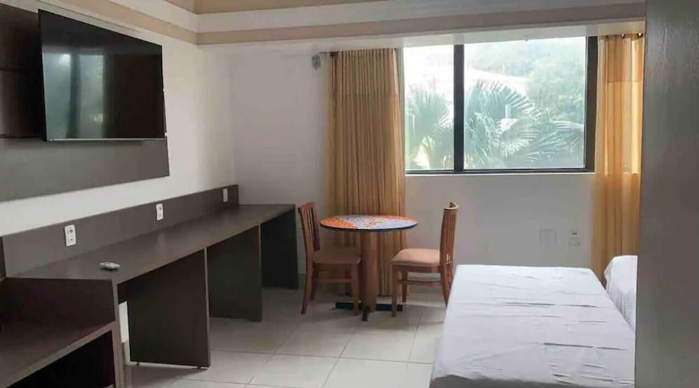 Tropical Executive Hotel 55/62