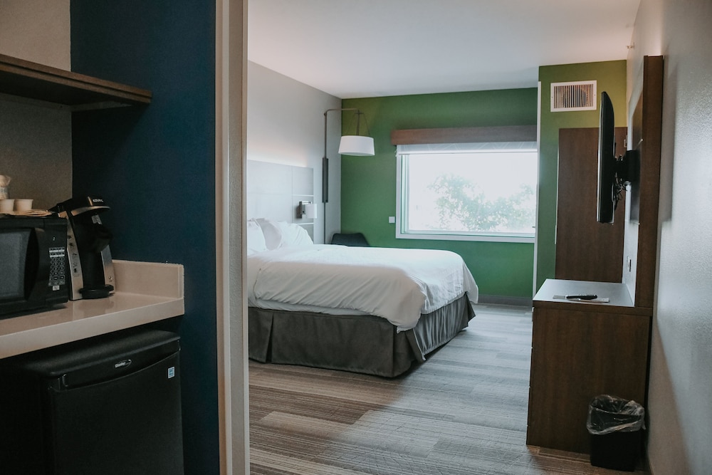 Holiday Inn Express and Suites Lincoln South 26/53