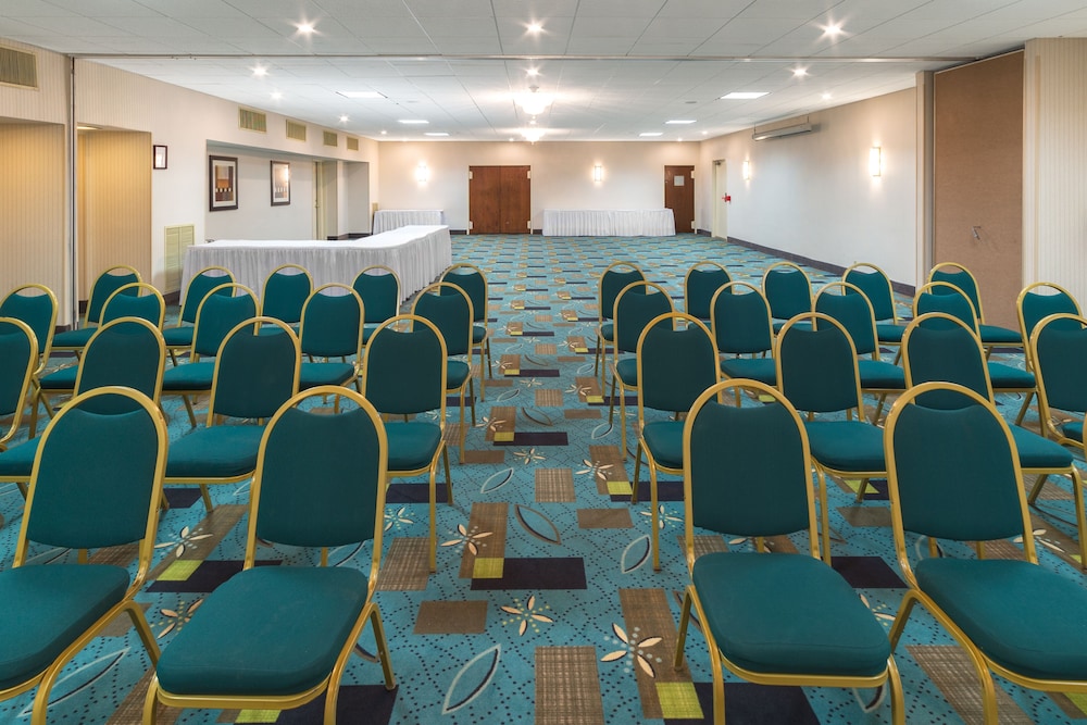 Days Inn by Wyndham Plattsburgh 29/37