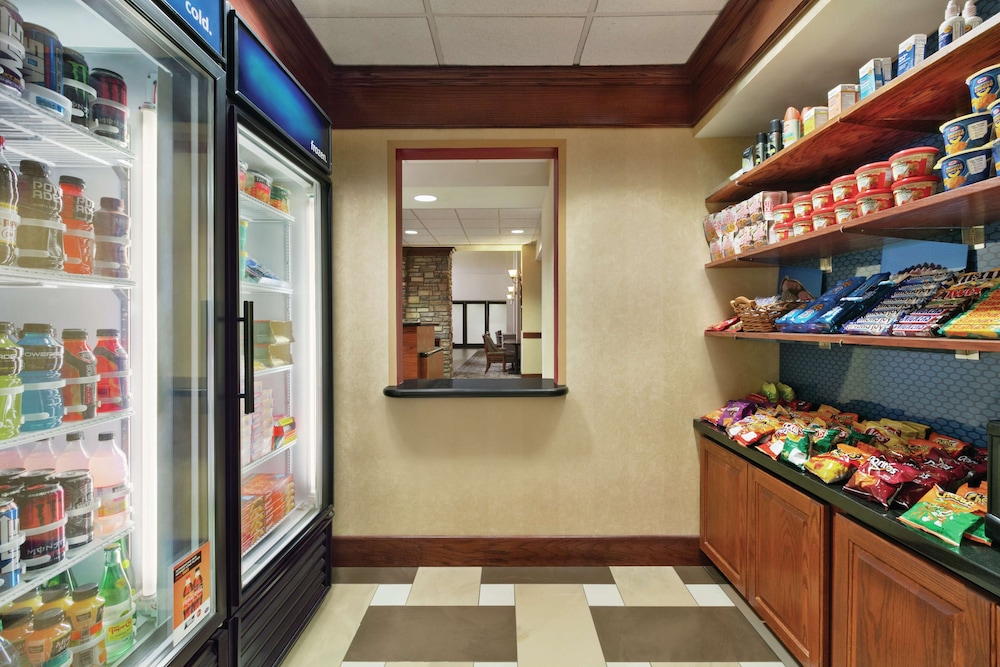 Hampton Inn and Suites Enid 41/50