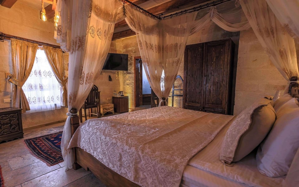 Stone, Deluxe, King Bed