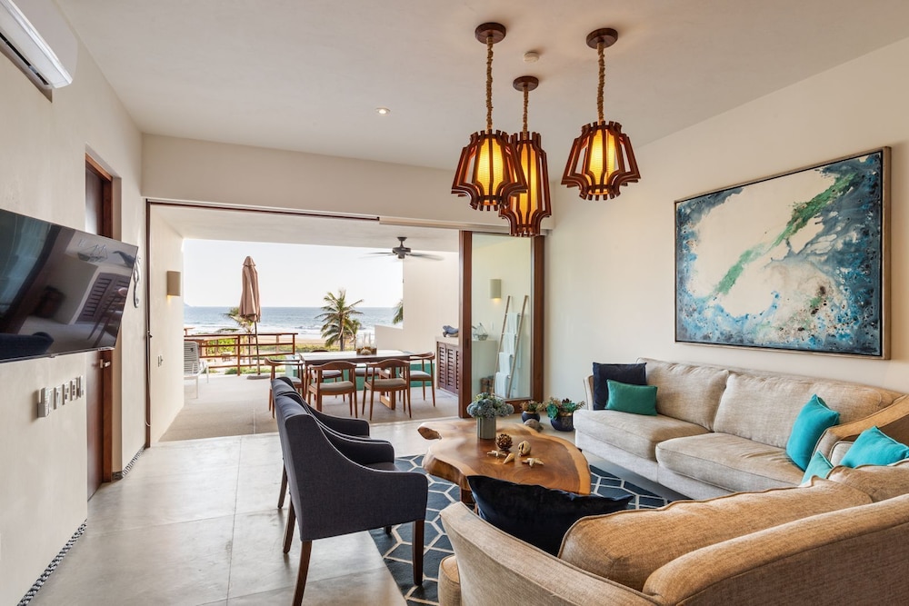 Marea Beachfront Villas 29/50