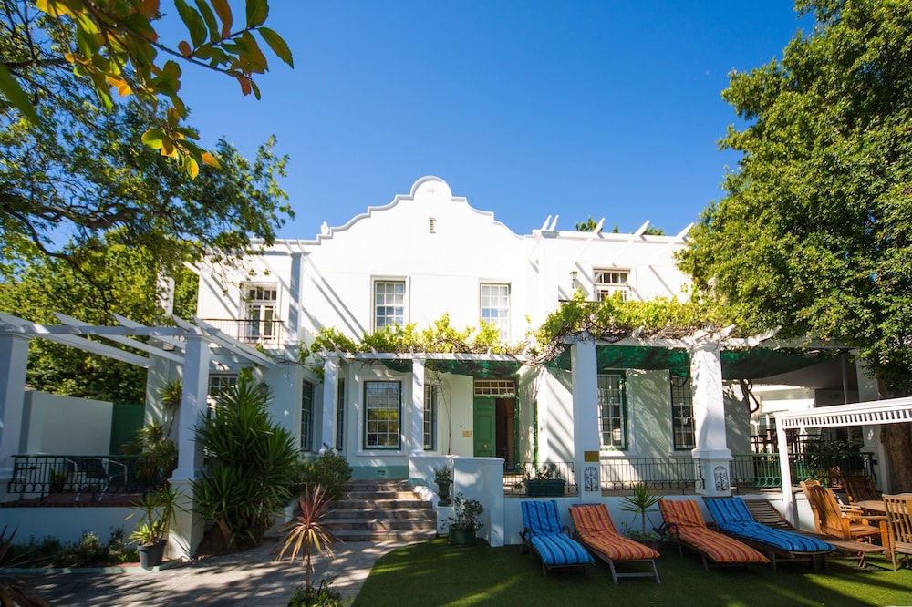 Mountain Manor Guest House 1/50