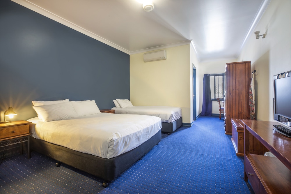 ATHERTON HOTEL 10/65