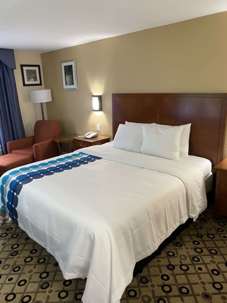 Baymont by Wyndham College Park Atlanta Airport South 16/50