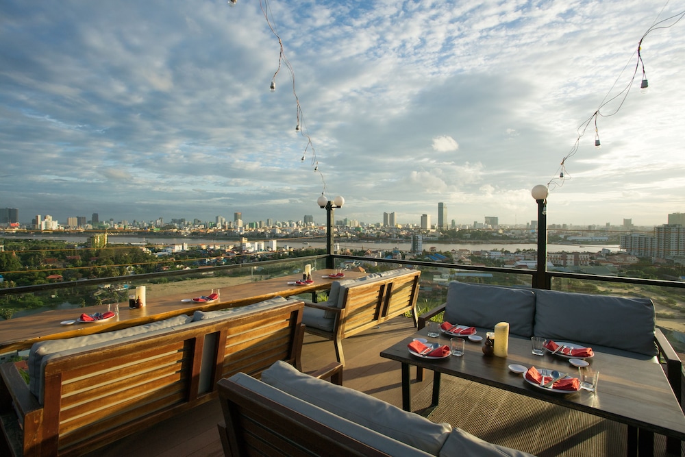Mekong View Apartment Hotel I 35/43