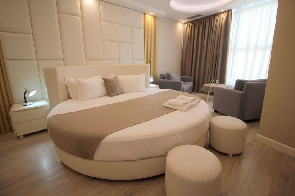 Hotel Strora 12/50