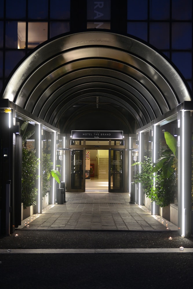 Hotel The Brand 58/64