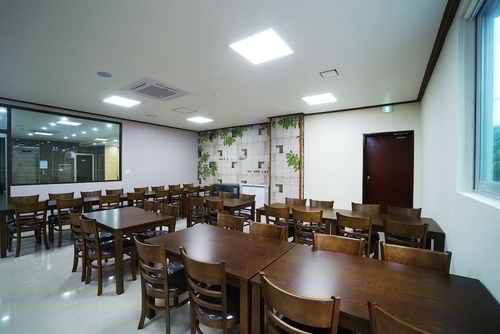 SEONGSAN AQUA BEACH HOTEL 35/42