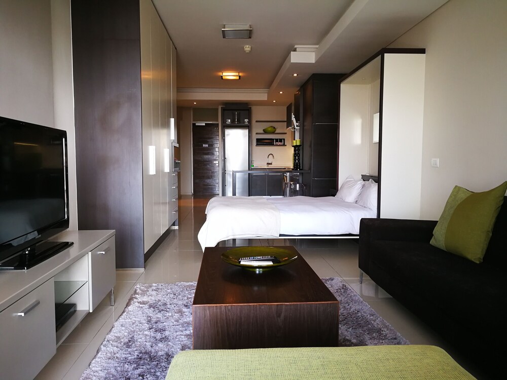 The Residences At Crystal Towers 30/46