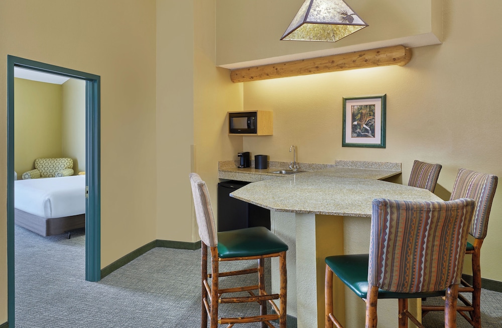 Great Wolf Lodge Kansas City 55/77