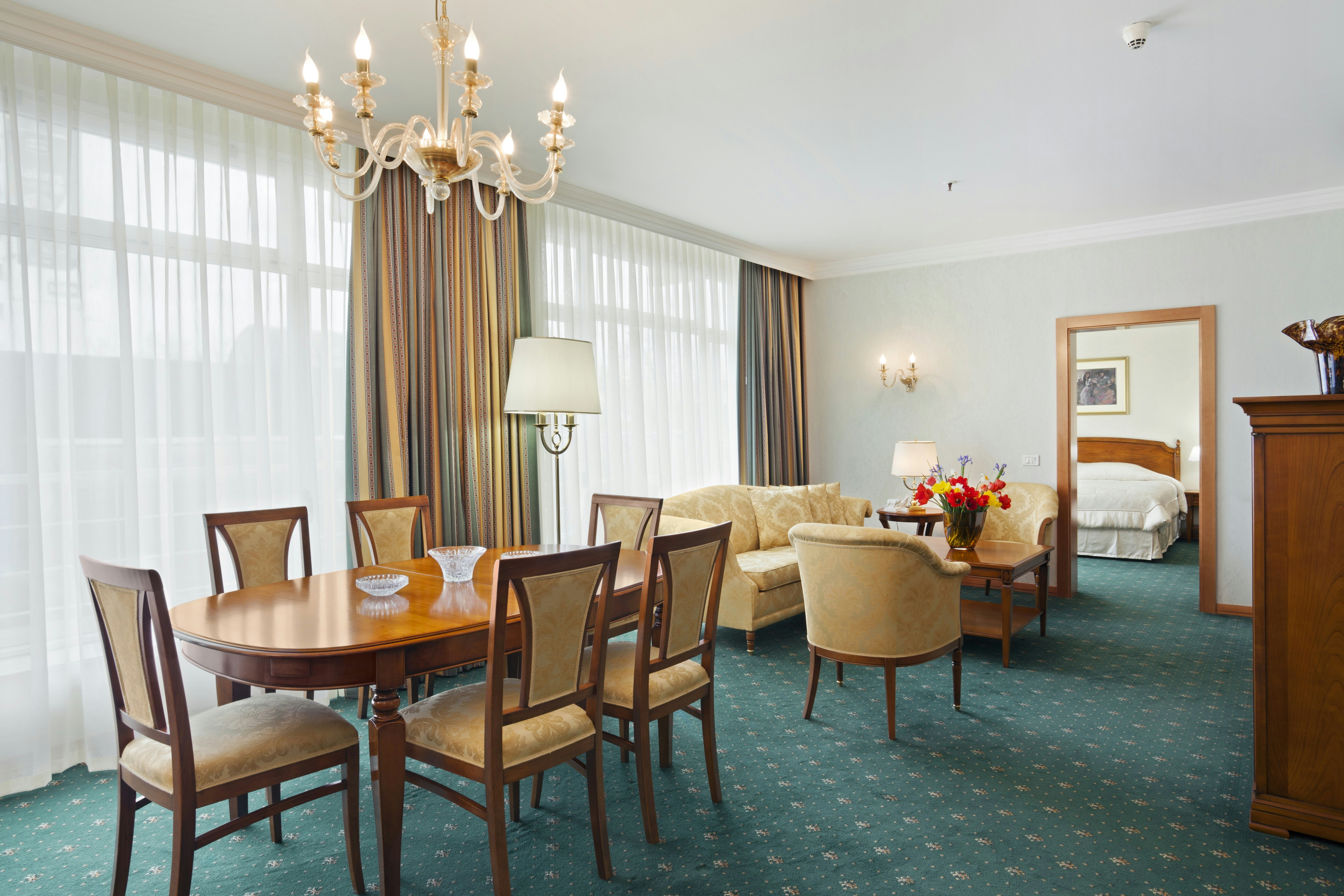 Holiday Inn Skopje 30/39