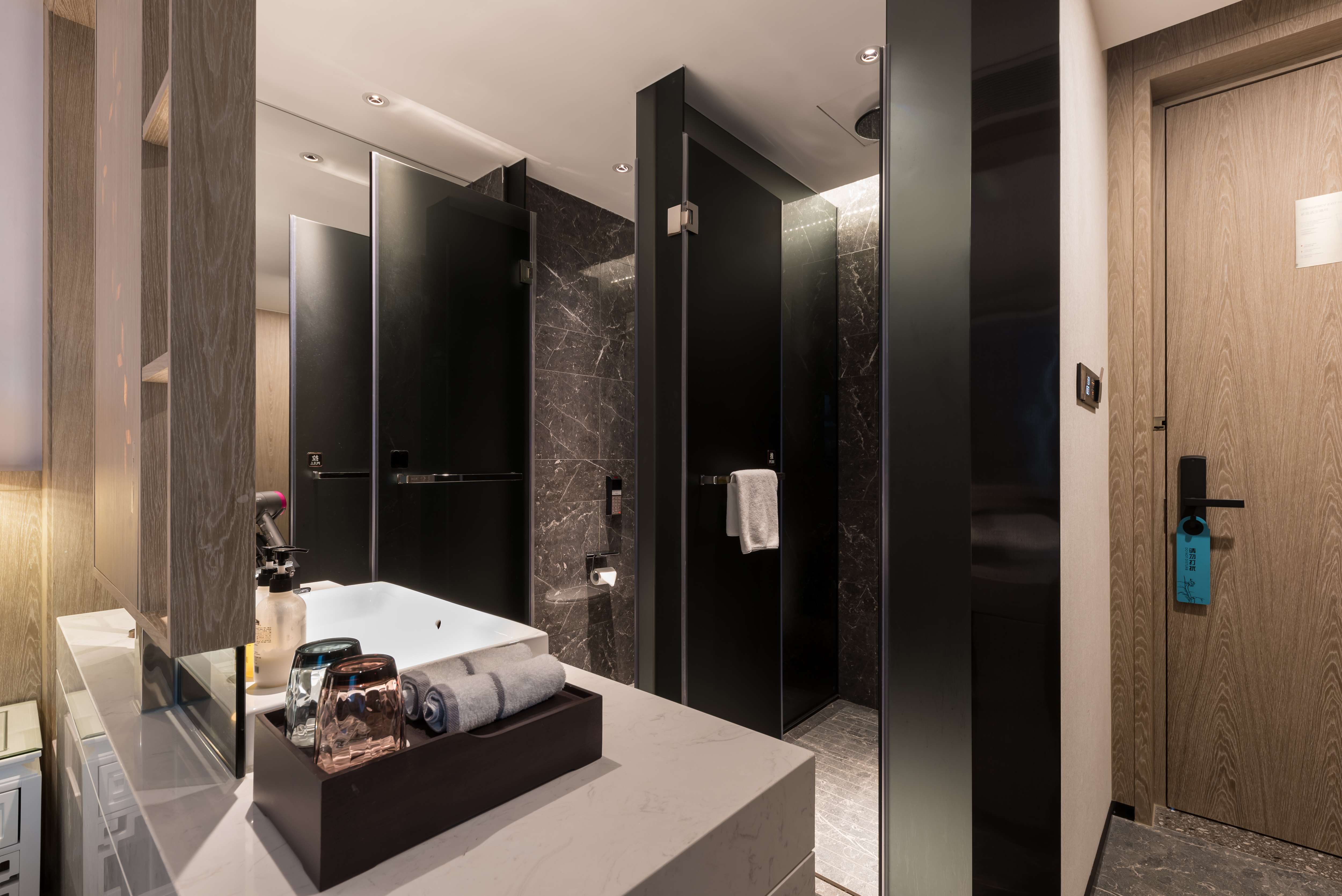 Deluxe, Twin Beds