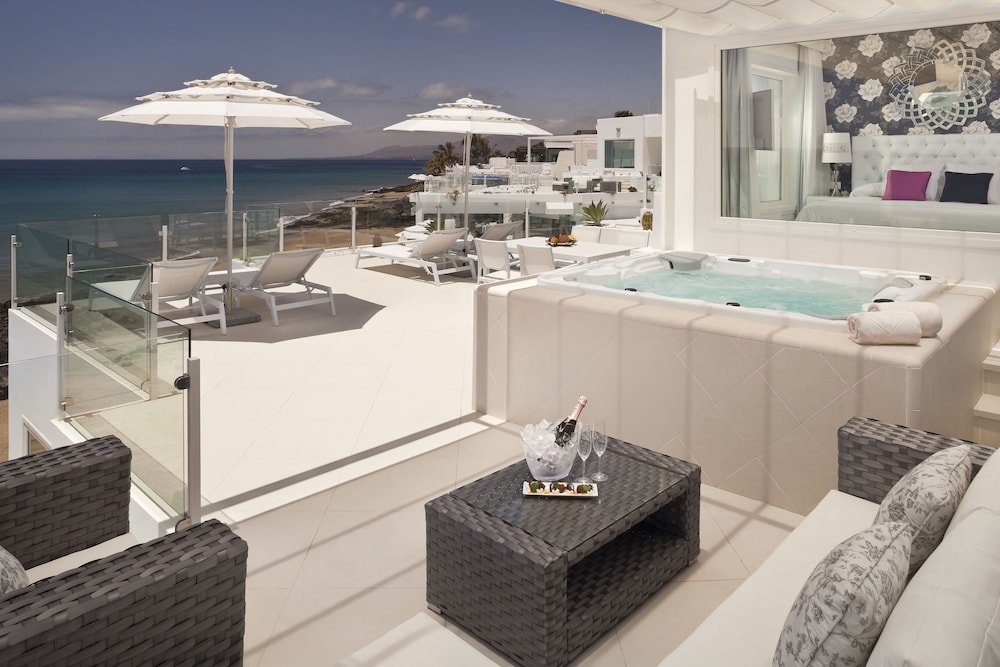 Lanis Suites De Luxe - Adults Only 83/108