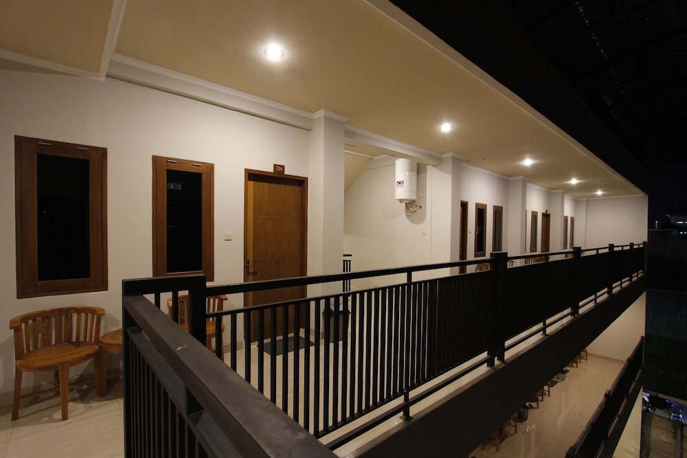 Palapa Hotel 4/49