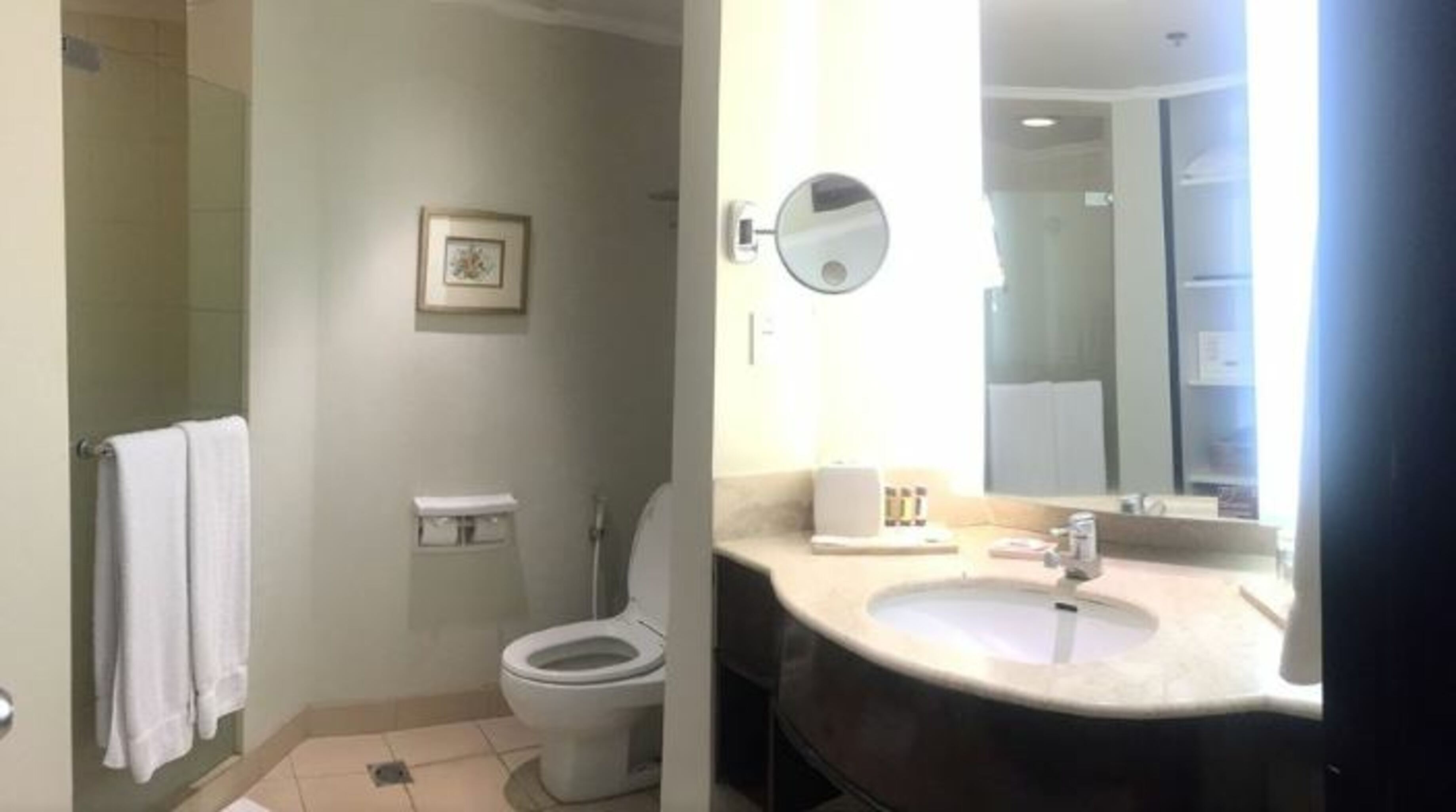 SHL Hotel and Resort 76/77