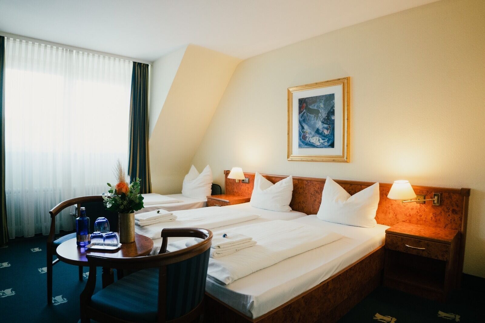 CLASSIC, TWIN BEDS