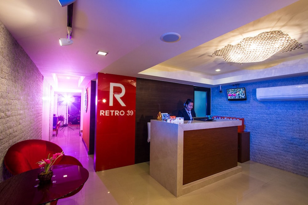Retro 39 Hotel 5/30