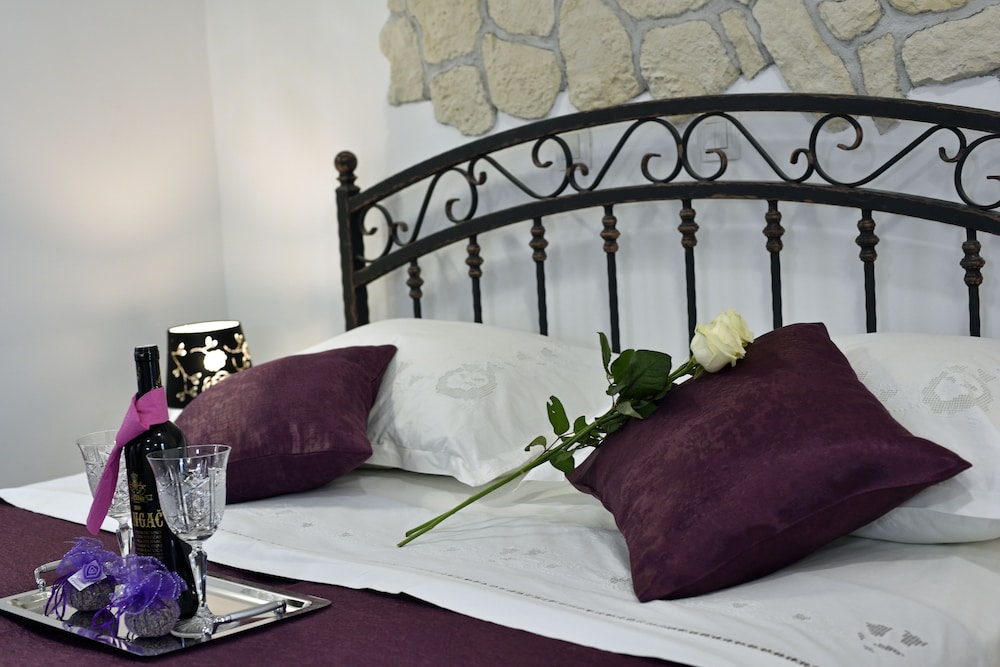 Kuzma Rooms 39/69