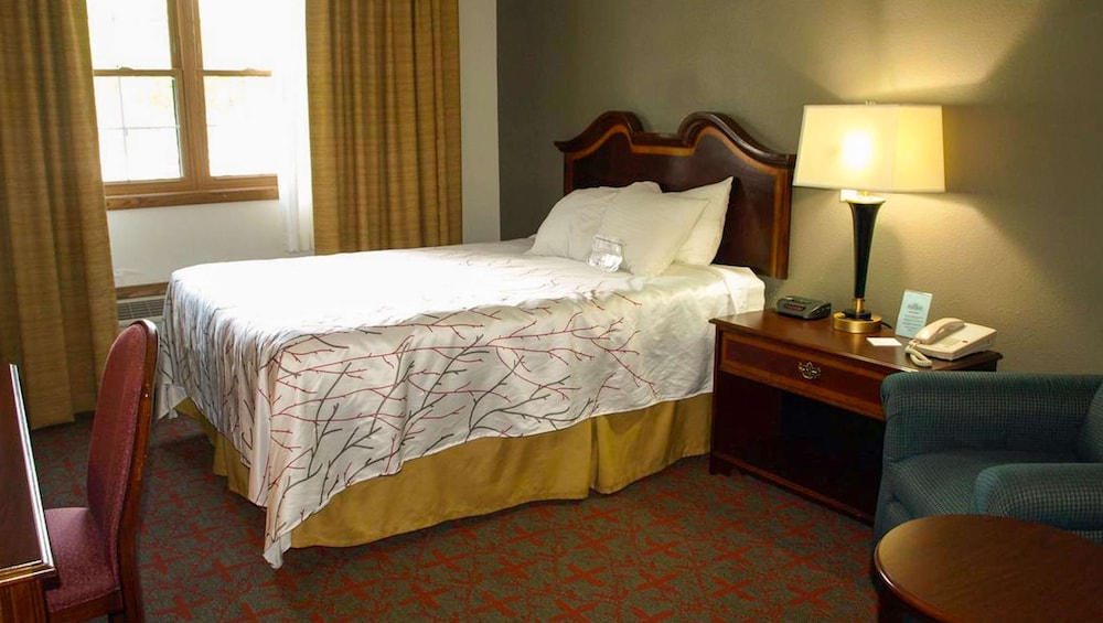 Harbor Winds Hotel Sheboygan 8/22