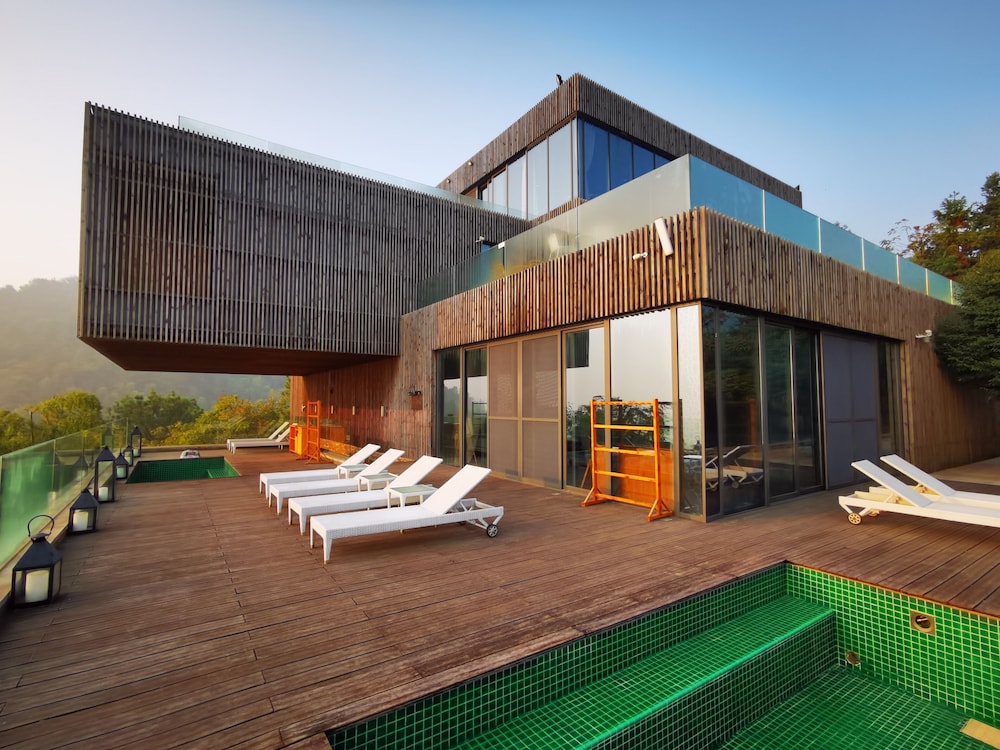 Meijie Mountain Hotspring Resort 15/43
