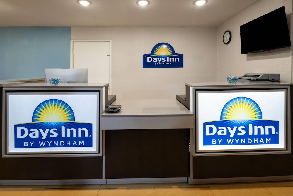 Days Inn by Wyndham Hardeeville Near Hilton Head 32/50