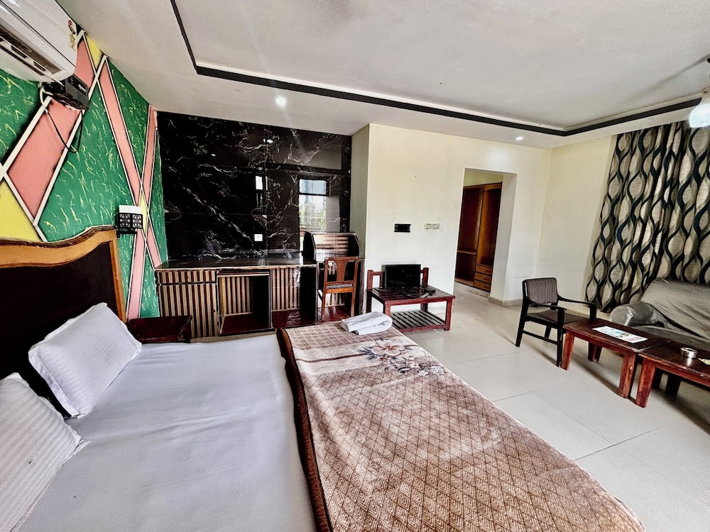 HOTEL SWARAJ RESORTS 29/73