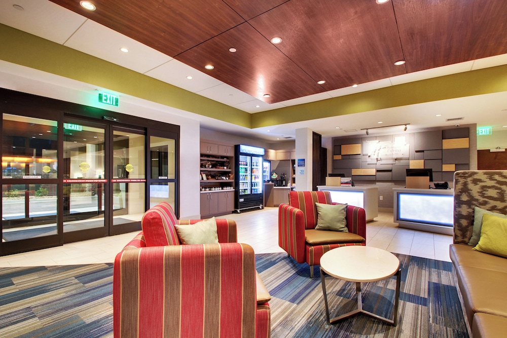 Holiday Inn Express Helen 23/34