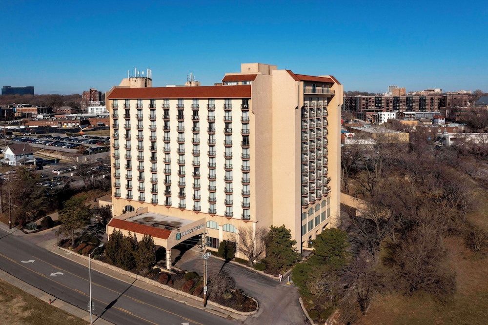 Embassy Suites by Hilton Kansas City Plaza in KANSAS CITY - MO