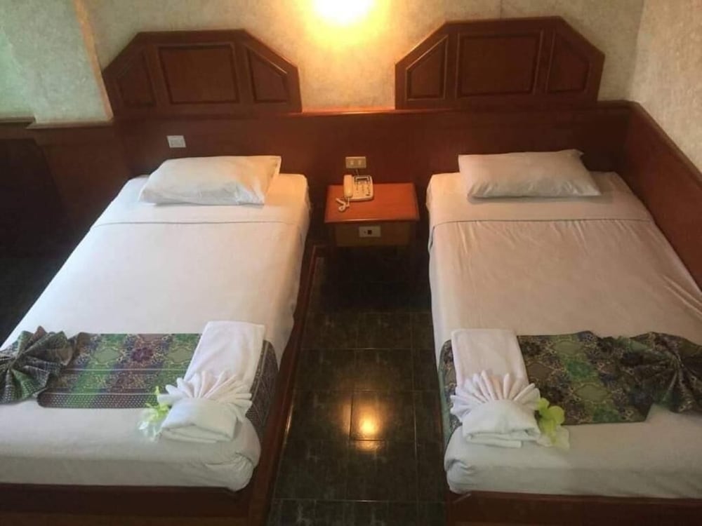 Sakol Grand Palace Hotel 11/17