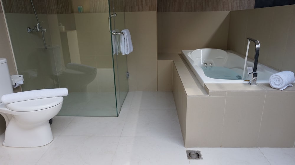Grand Harvest Resort and Villas 24/75