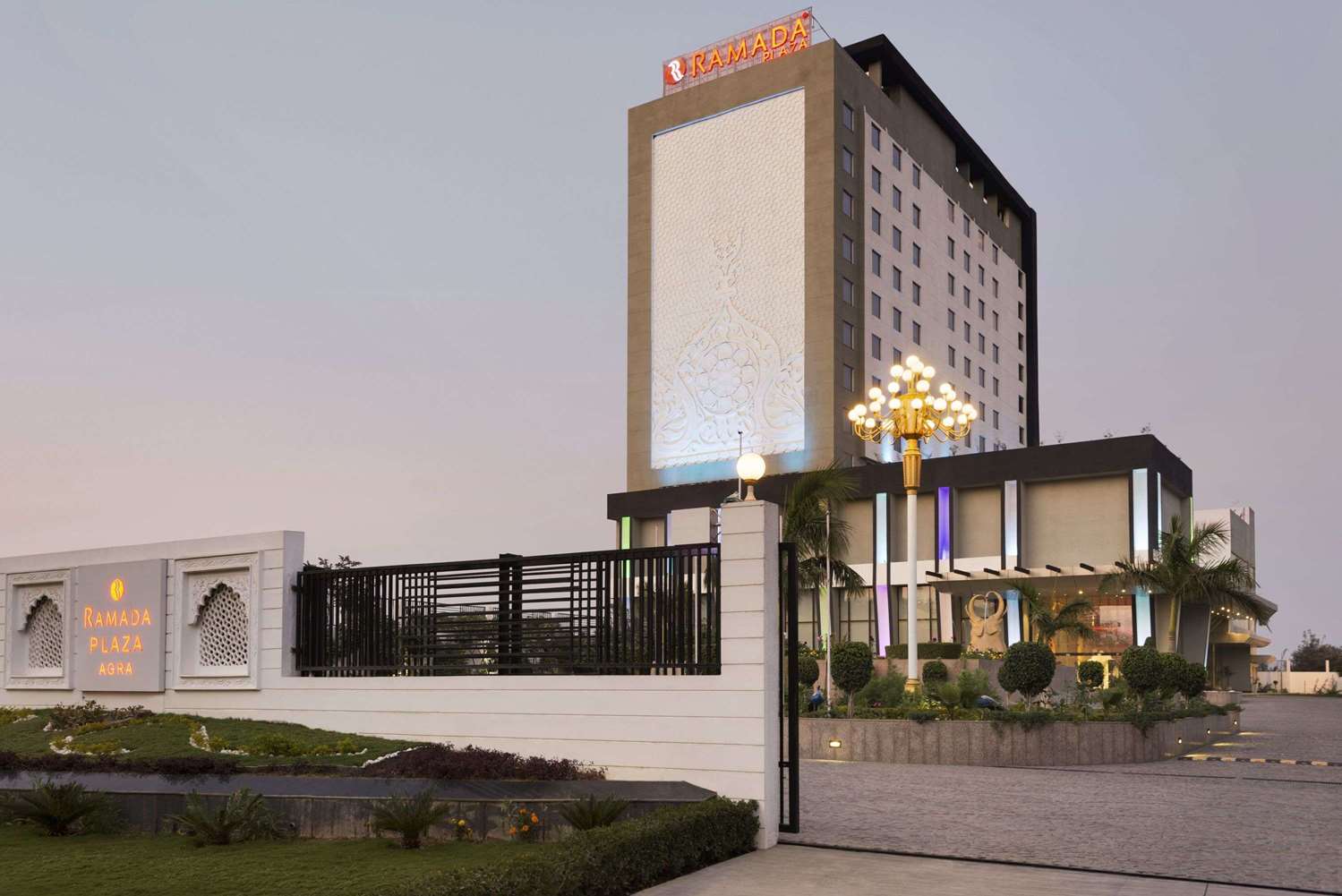 华美达阿格拉广场酒店(Saura Hotel Agra – A Club Mahindra) 图片2