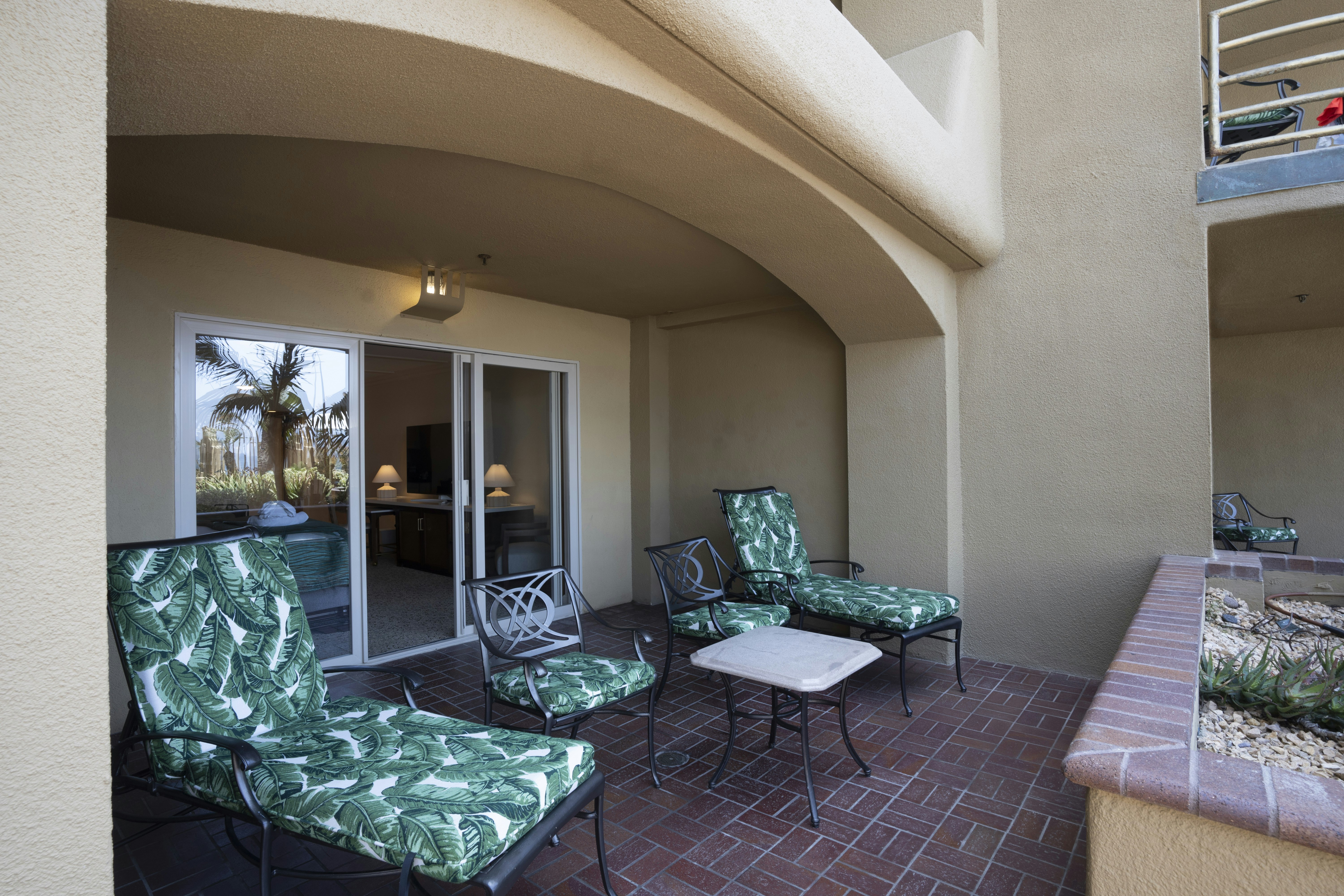 Pacific Terrace Hotel 52/92