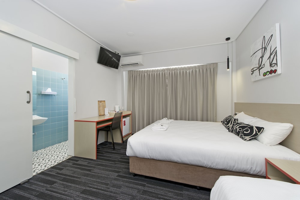 Prince of Wales Hotel 13/50
