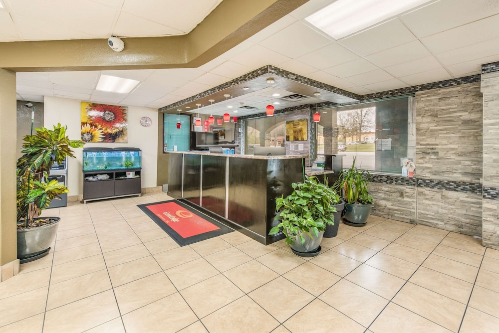 Econo Lodge Salisbury 8/49