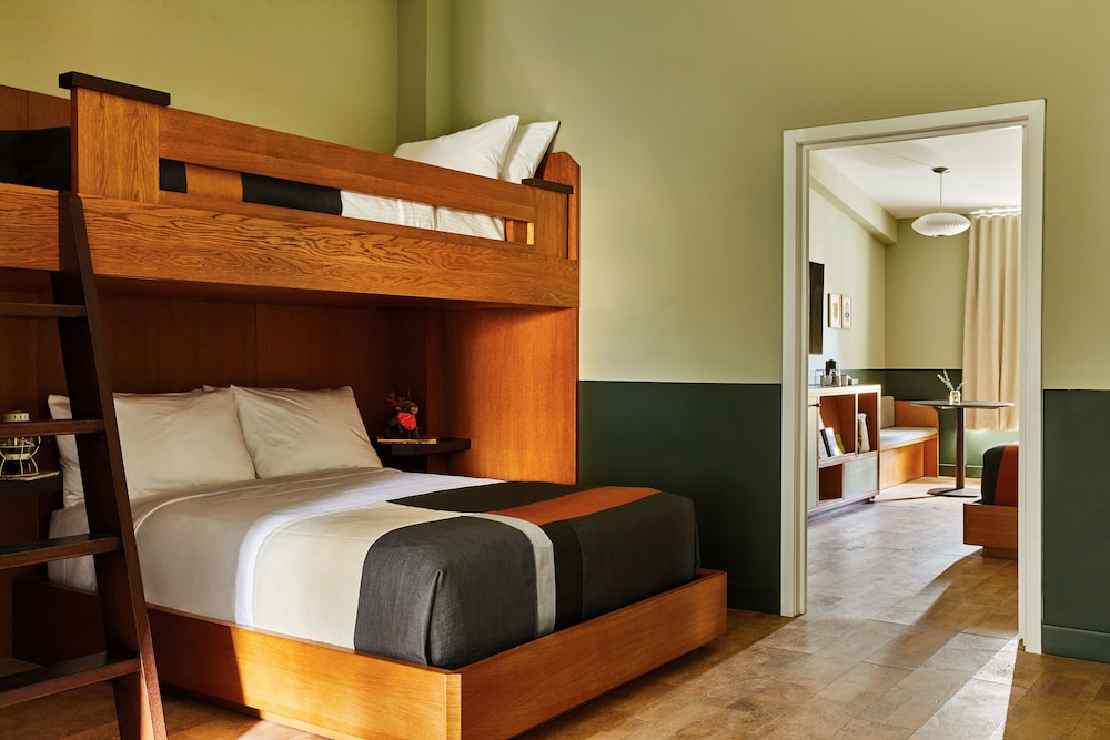 Family Suite, Superior, Suite, King Bed, Bunk Bed