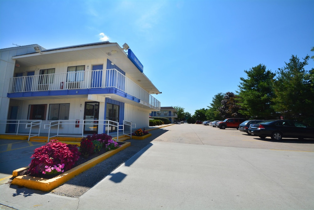 Motel6 Windsor Locks, CT - Hartford 9/66