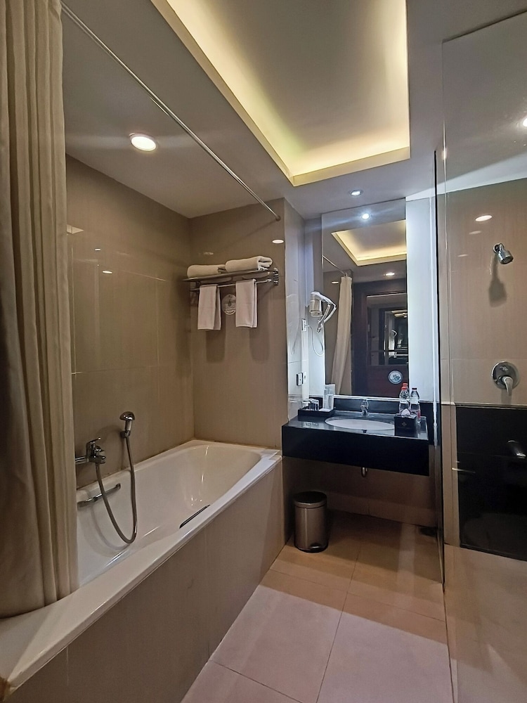 Grand Cakra Hotel 52/52