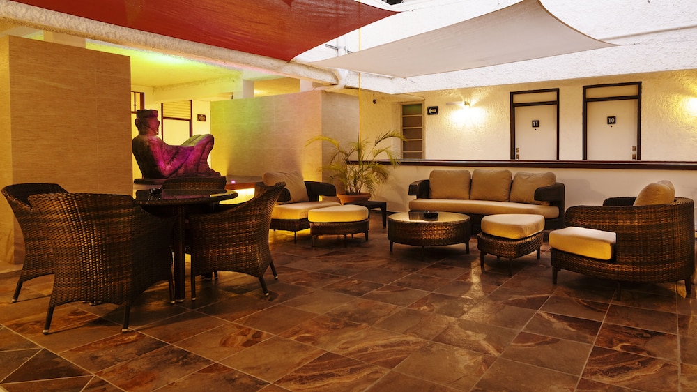 Hotel Suites Nader 25/33