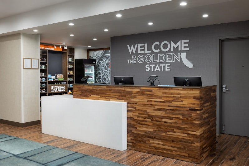 Lobby at Hampton Inn Oakhurst-Yosemite, OAKHURST - CA