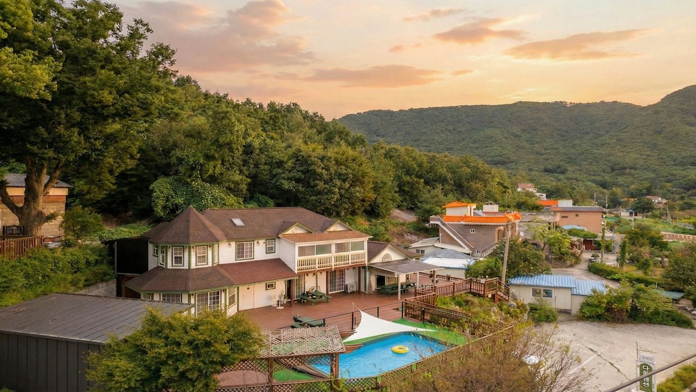 Ganghwadodaeun Pension 42/50