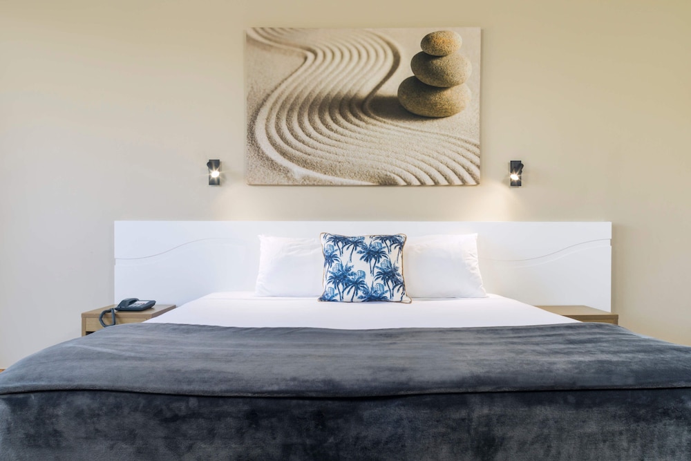 Pacific Hotel Cairns 33/72